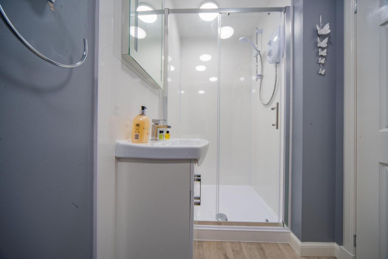 Double Ensuite Bedroom Near Edinburgh 커콜디 외부 사진