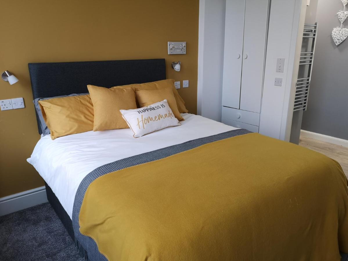 Double Ensuite Bedroom Near Edinburgh 커콜디 외부 사진