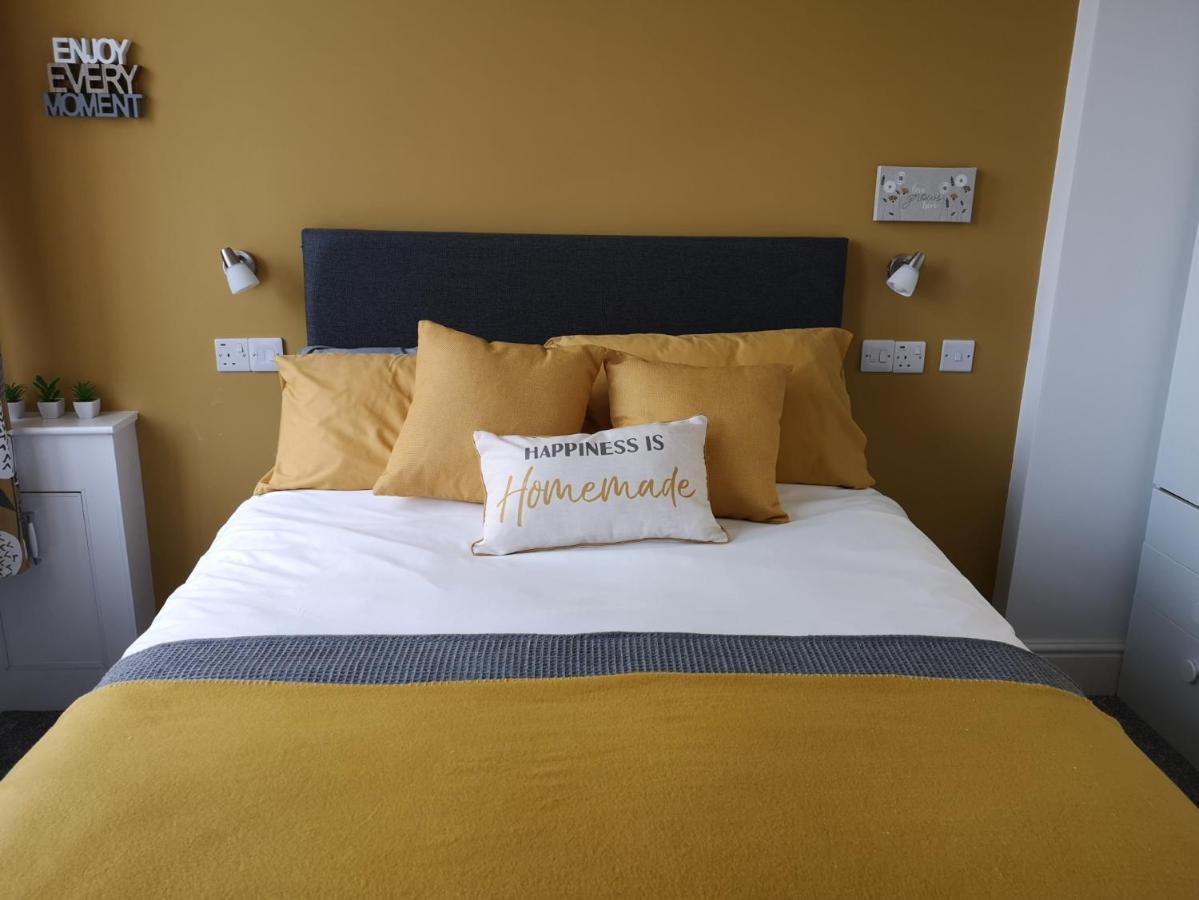 Double Ensuite Bedroom Near Edinburgh 커콜디 외부 사진